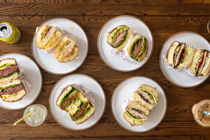 Auswahl an Sandwiches im Fitzroy Deli an der Shortland Street in Auckland