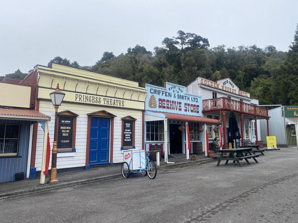Shantytown nahe Greymouth, eine ehemalige Goldgräberstadt an der Westküste Neuseelands. 